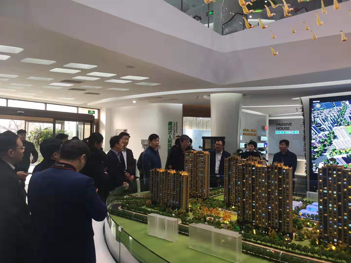 住建部總工程師、中國房地產(chǎn)協(xié)會(huì)副會(huì)長(zhǎng)、秘書長(zhǎng)陳宜明蒞臨海德堡被動(dòng)式住宅項(xiàng)目考察指導(dǎo)工作!